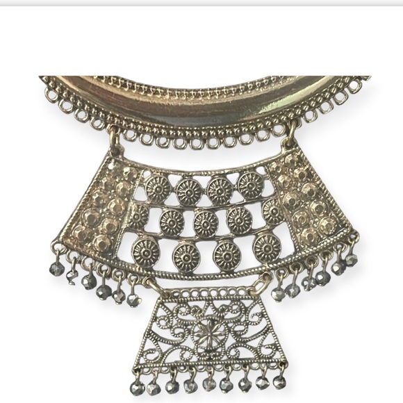 Sale‼️EUC Statement Goldtone Necklace-20 Inches Long - Picture 2 of 7